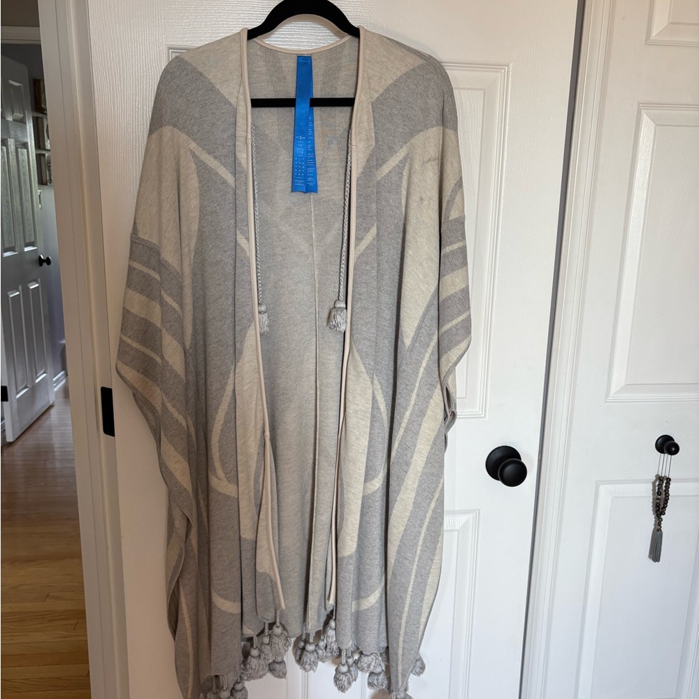 Kit and Ace Women's Silk and Cashmere Gray and Cream Coat